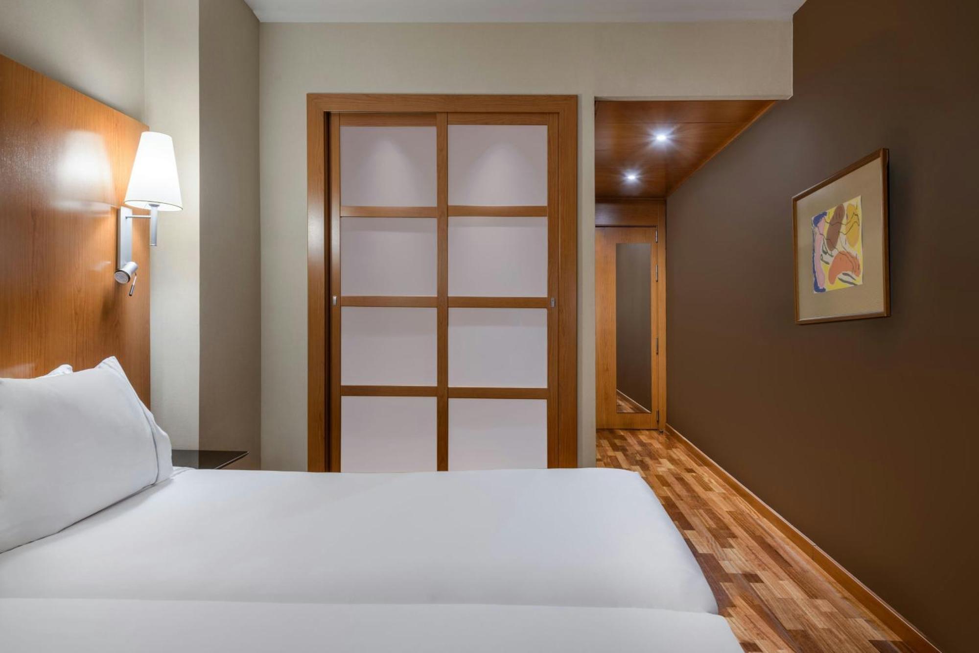 Ac Hotel Leon San Antonio By Marriott Exterior photo